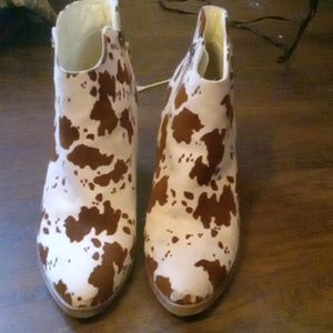 Maurices cowering booties size 8.5